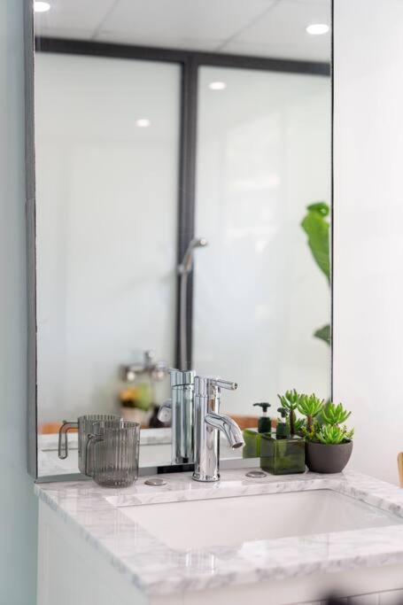 Entireplace*2Br/Bathtub/Supercenter*New* Ханой Экстерьер фото