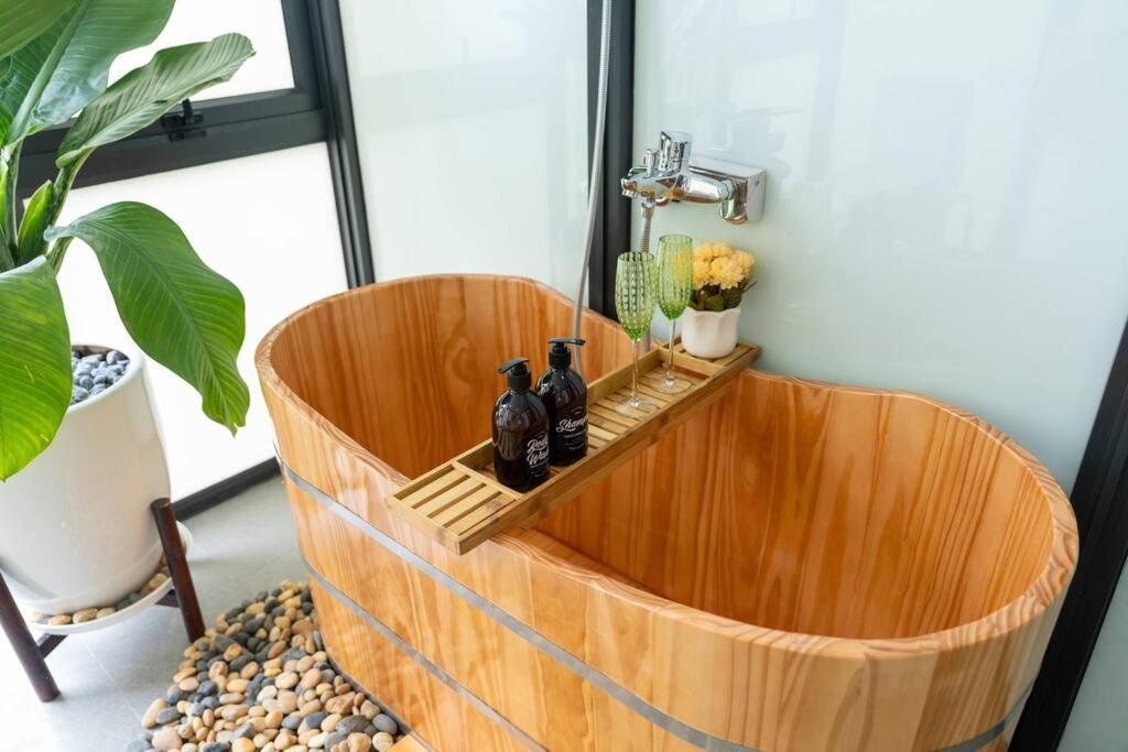 Entireplace*2Br/Bathtub/Supercenter*New* Ханой Экстерьер фото